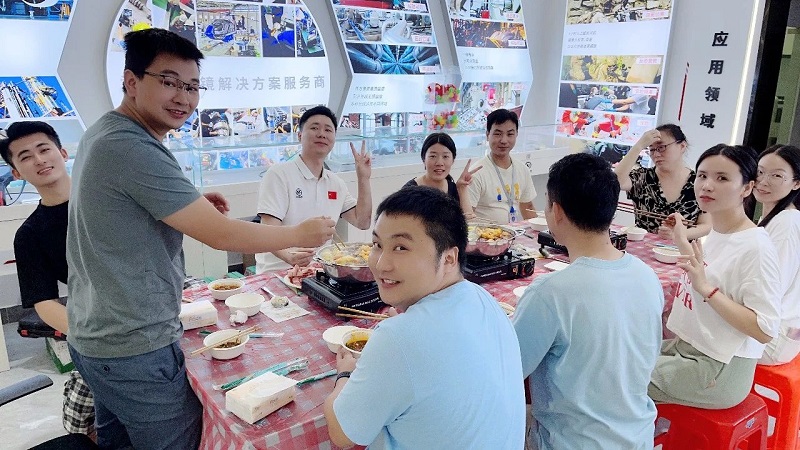 歡聚一堂，“趣”“味”無限—微視光電舉行月度聚餐趣味小活動